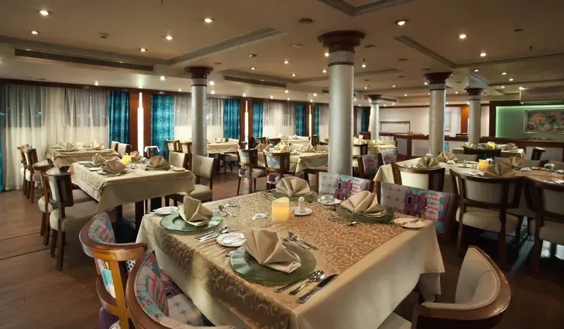 The Luxury Acamar Nile cruise